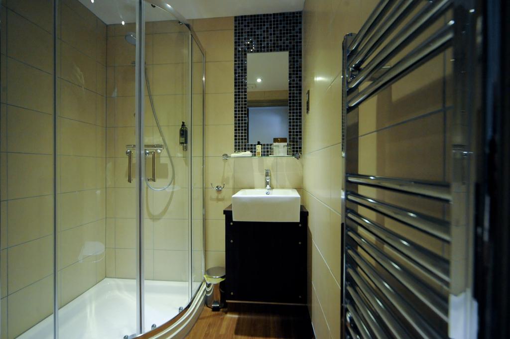 The Bull Hotel Stony Stratford Phòng bức ảnh